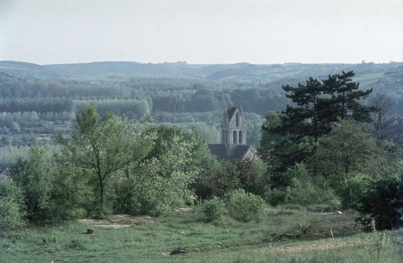 Vue éloignée sur le clocher