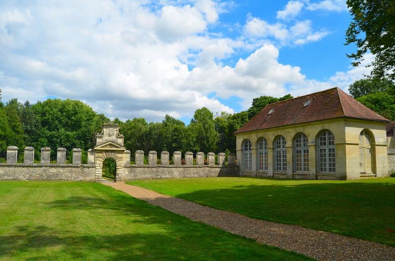 ensemble ouest du mur d'enceinte du parc, vue générale