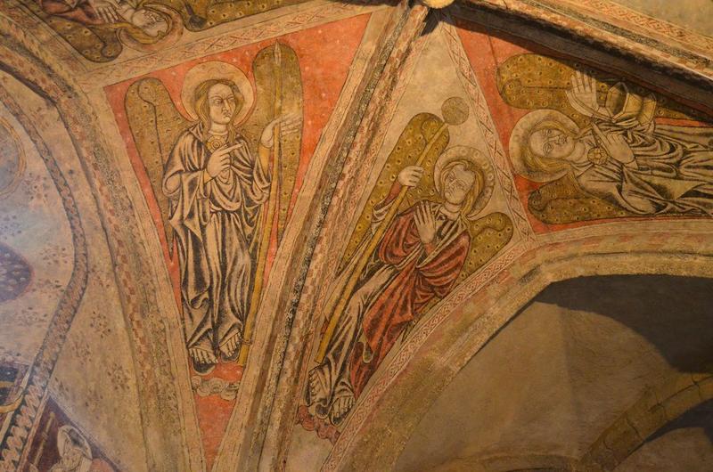 choeur, peintures monumentales des voûtes : anges portant les instruments de la Passion, vue partielle