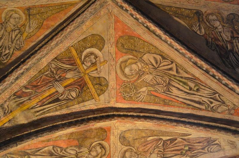 choeur, peintures monumentales des voûtes : anges portant les instruments de la Passion, vue partielle