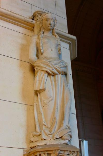 statue : sainte Christine, vue générale