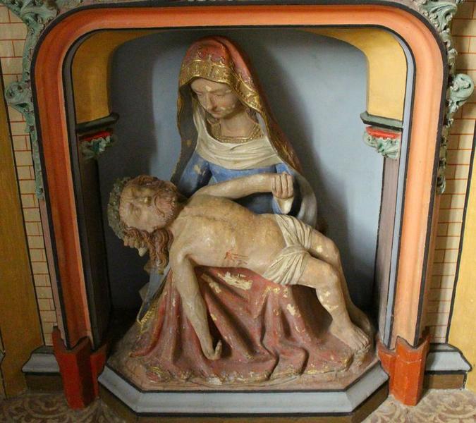 groupe sculpté : Vierge de Pitié, vue générale