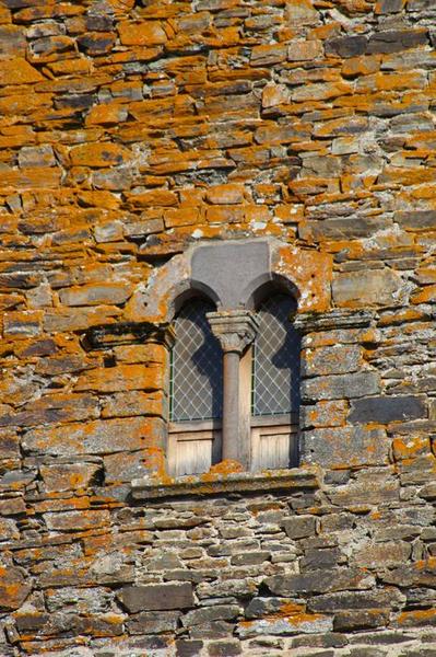 élévation sud-ouest du donjon, détail de la baie