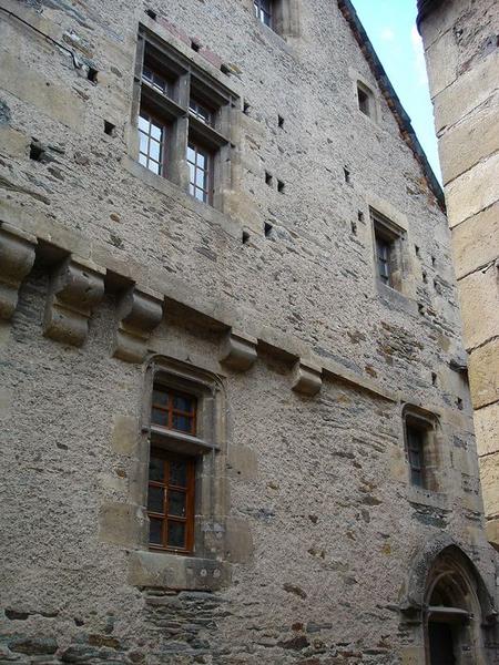 façade est sur rue, vue partielle