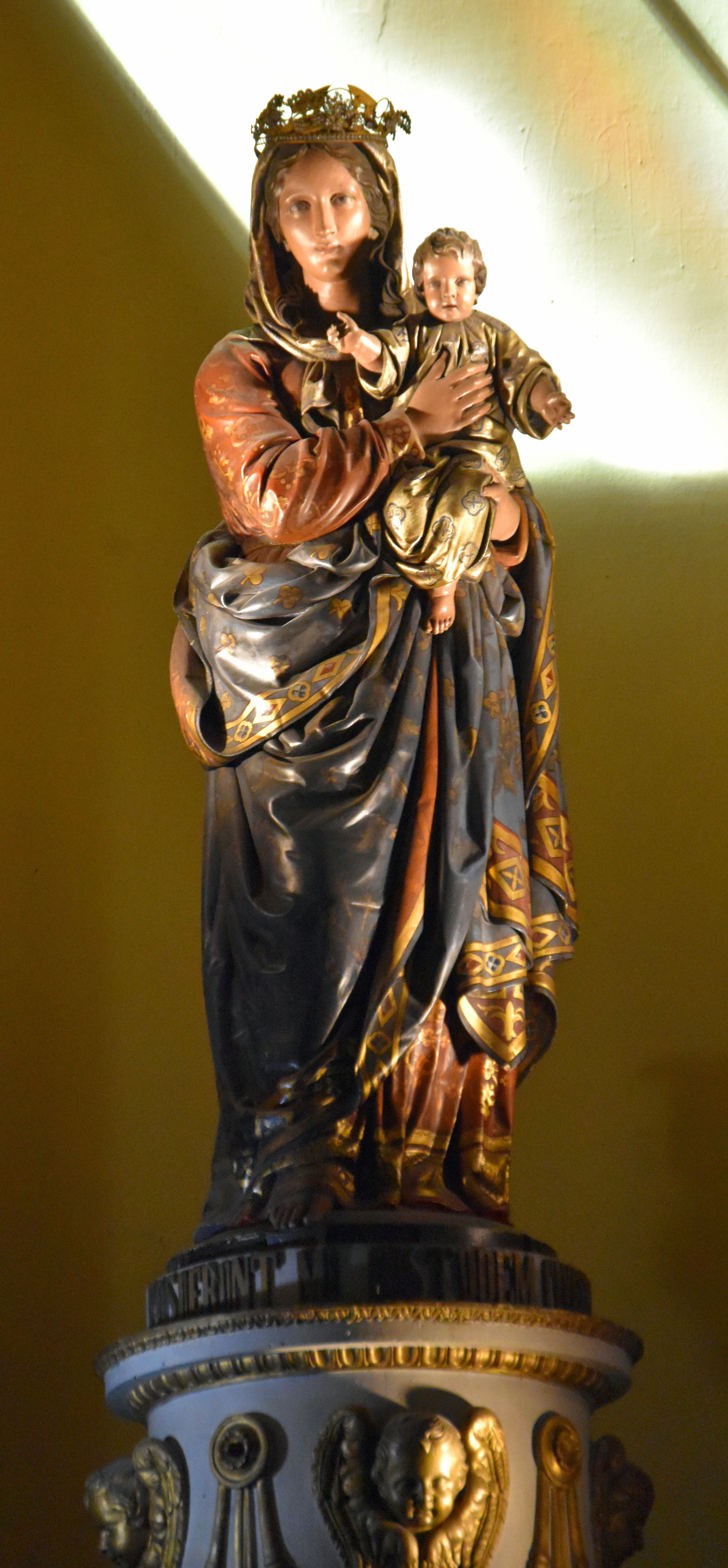 statue : Vierge à l’enfant, vue générale - © Ministère de la Culture (France), Médiathèque du patrimoine et de la photographie, diffusion RMN-GP