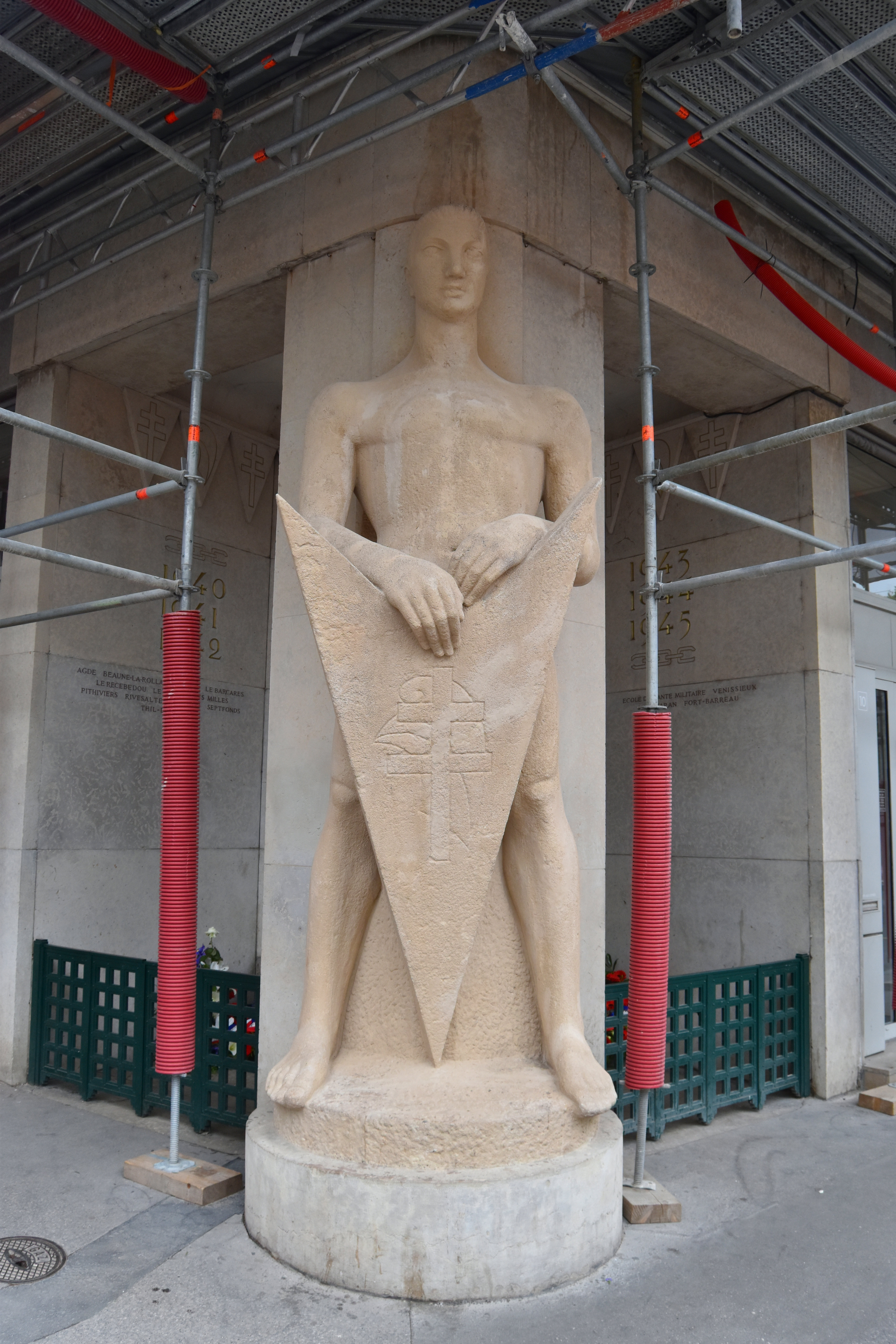 angle, monument aux morts, vue partielle