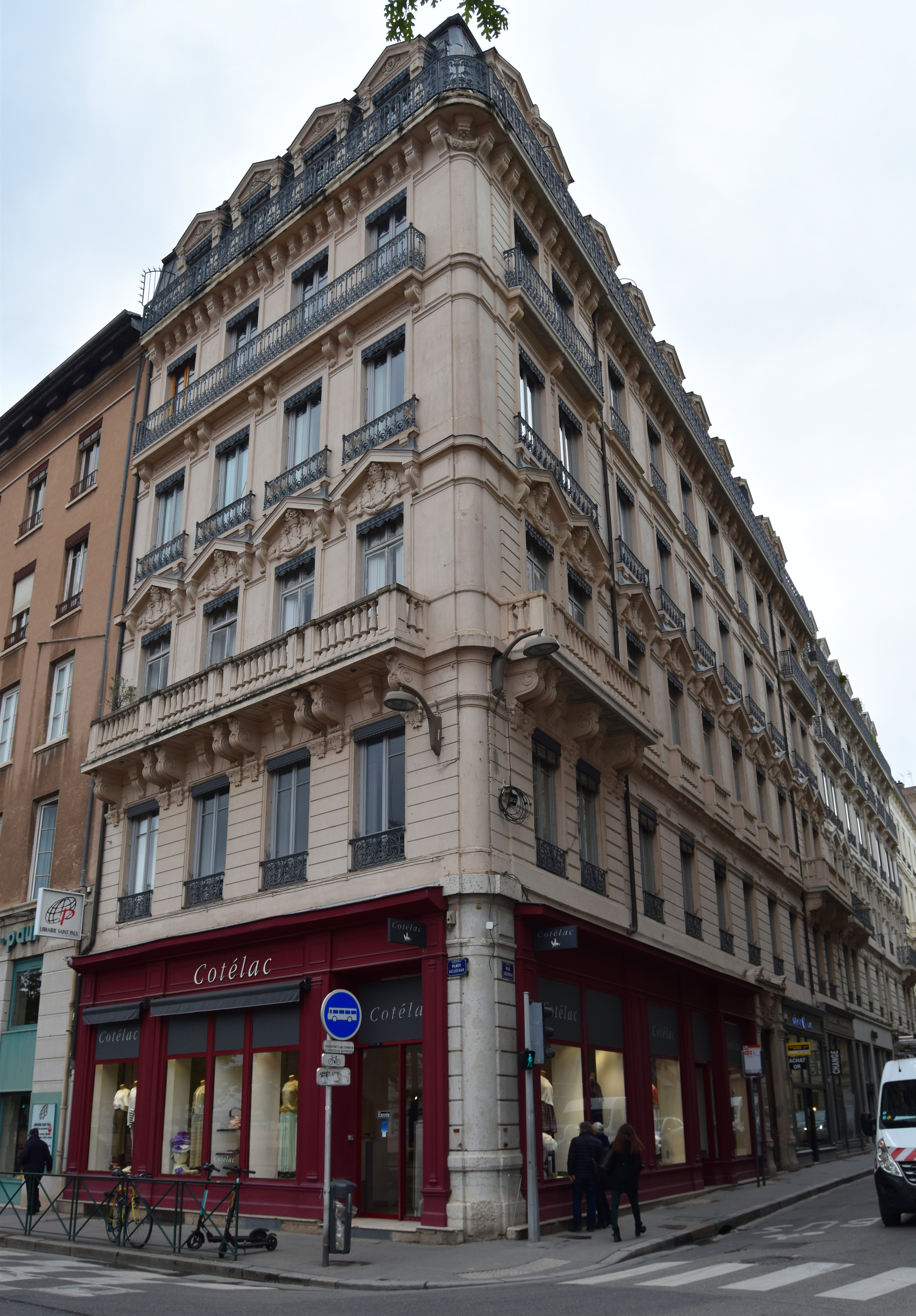 façades sud et est, vue générale