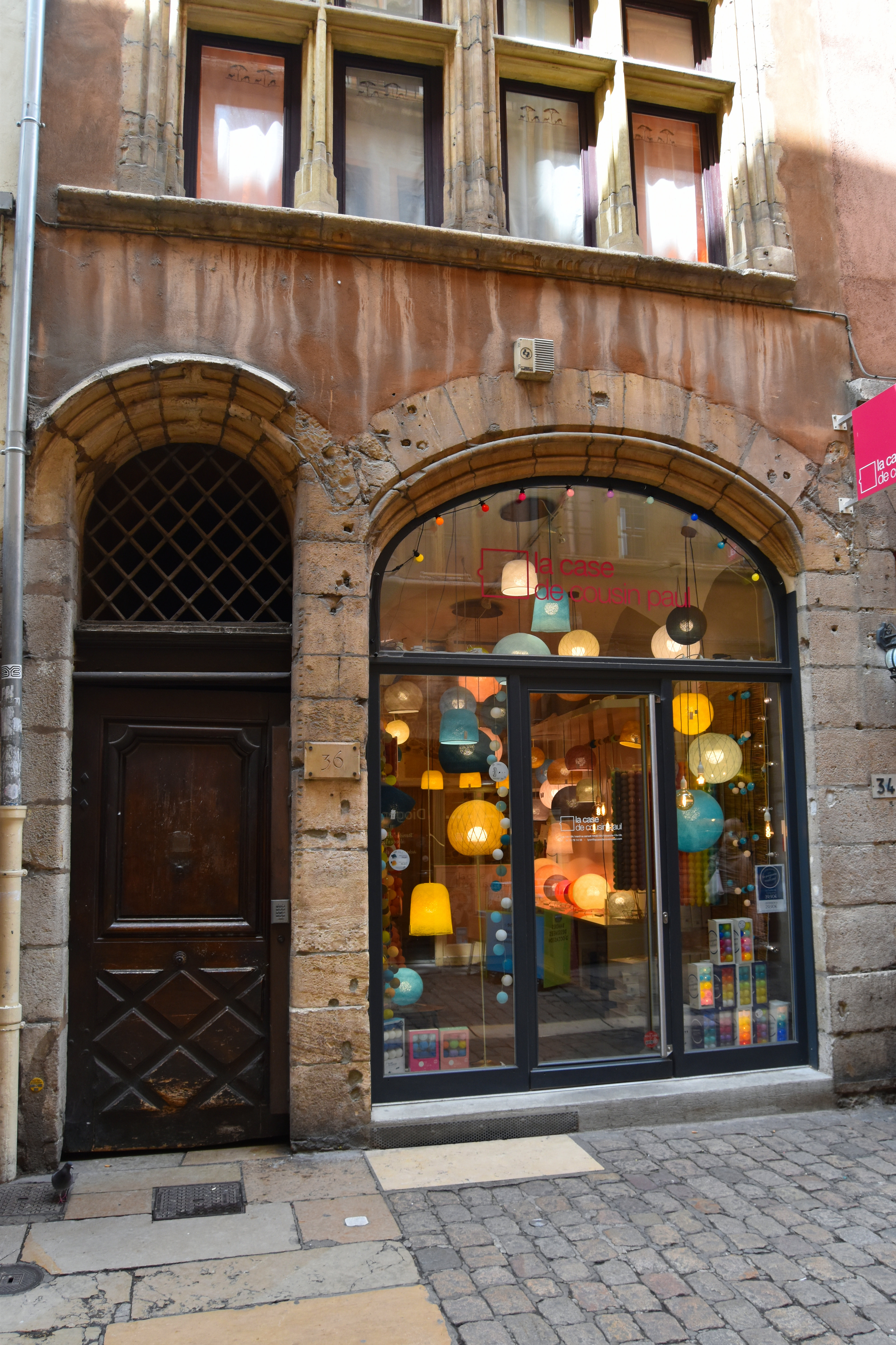 façade sur rue, rez-de-chaussée, vue générale