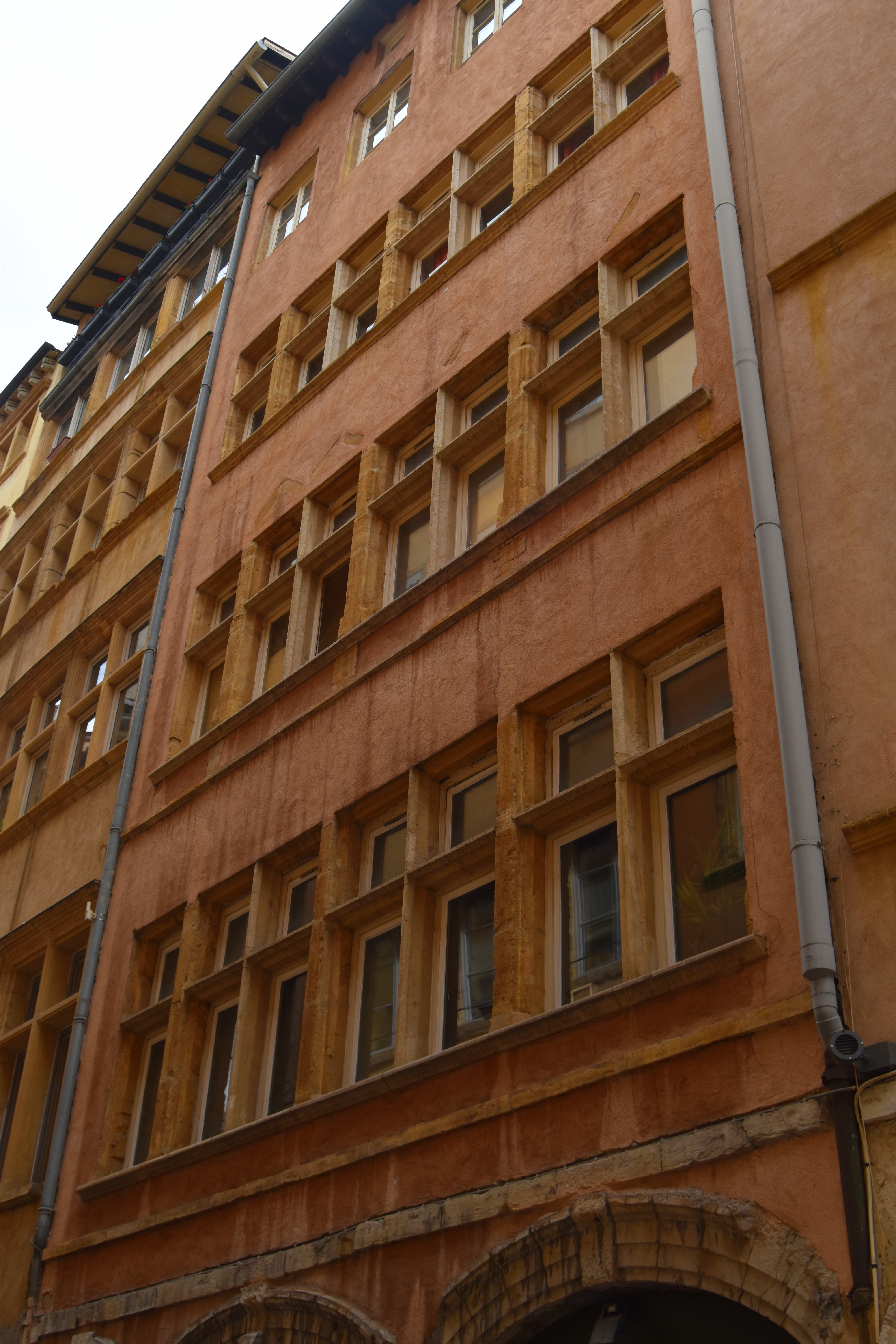 façade sur rue, vue générale