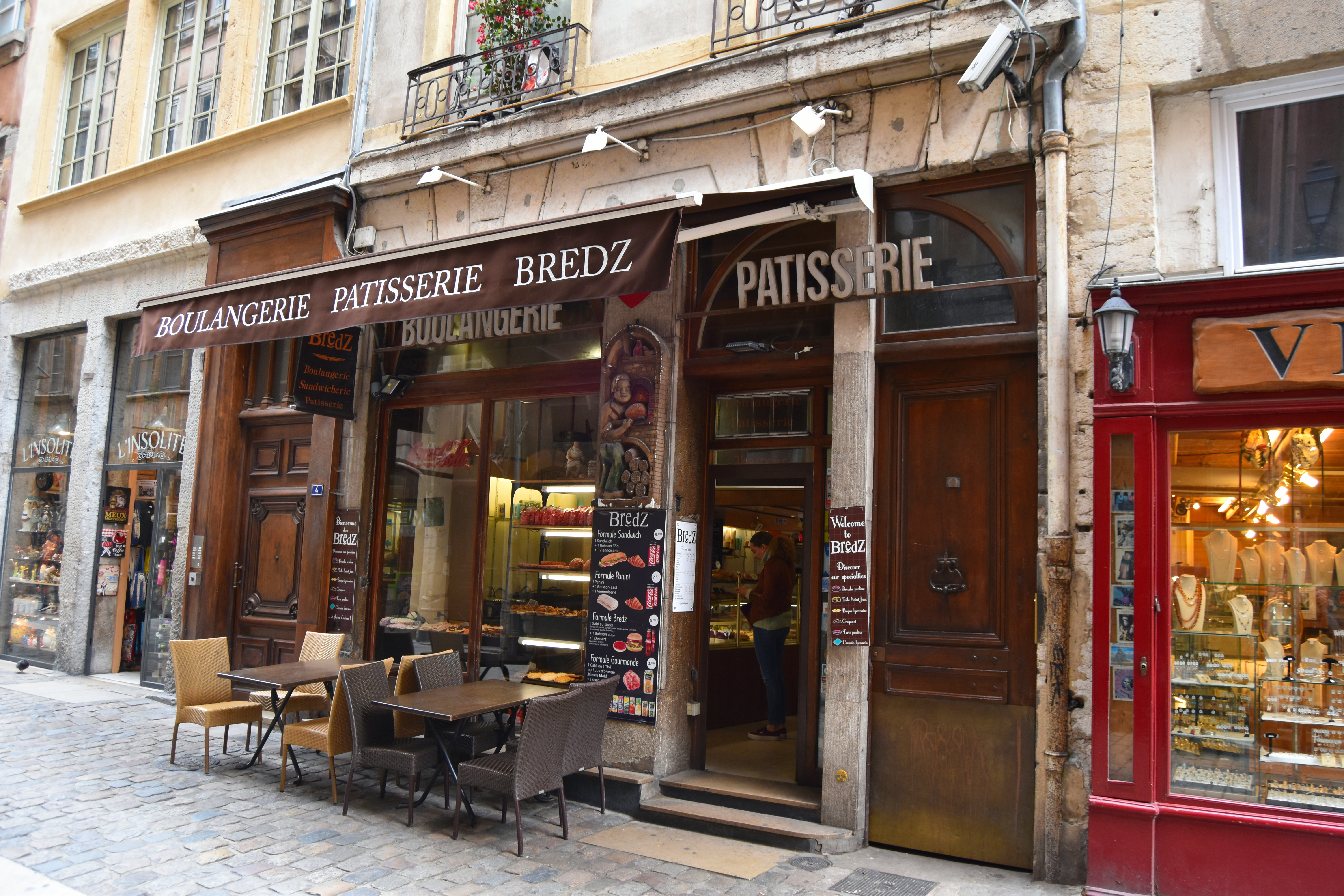 façade sur rue, rez-de-chaussée, vue générale