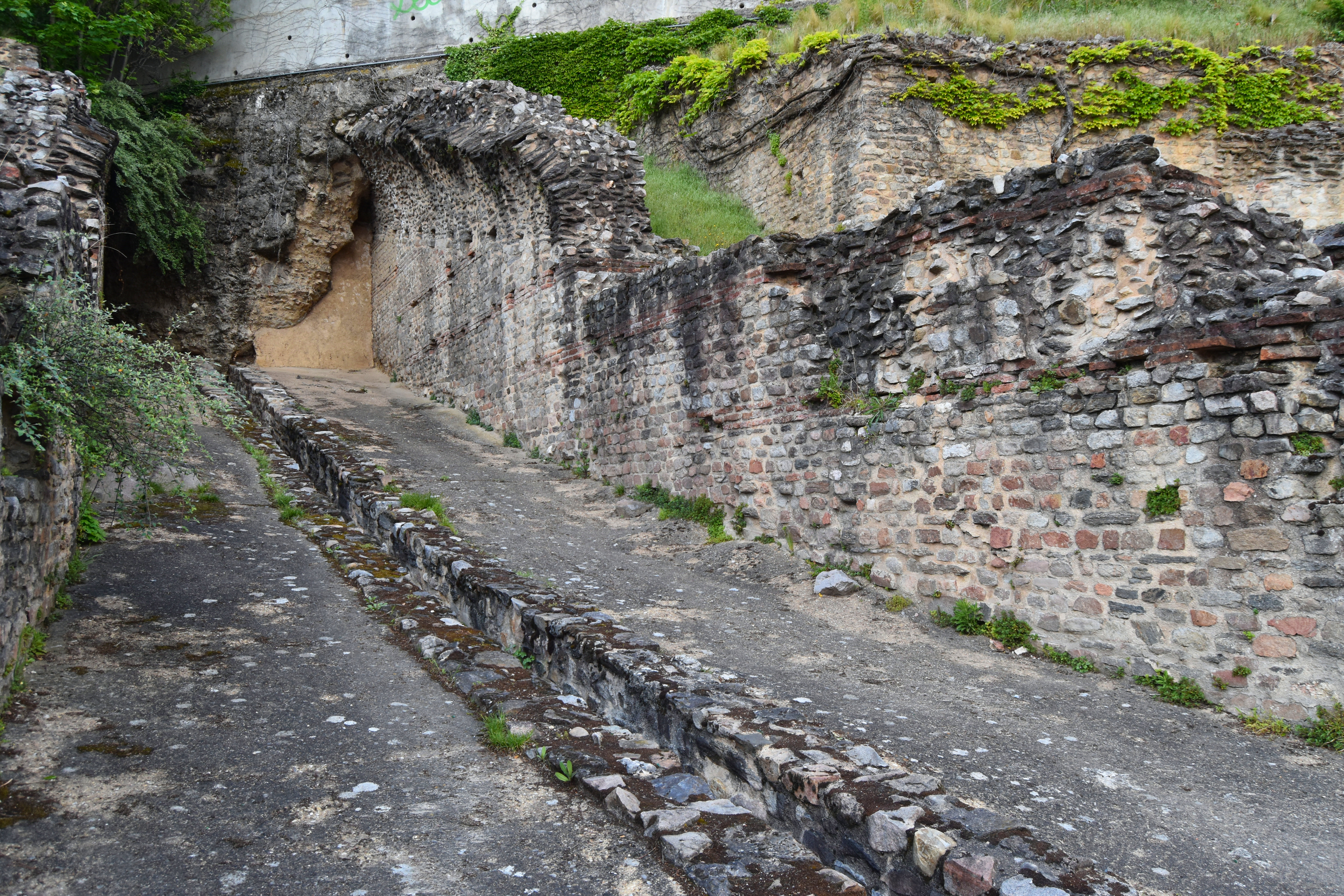 Amphithéâtre fédéral romain des Trois Gaules 