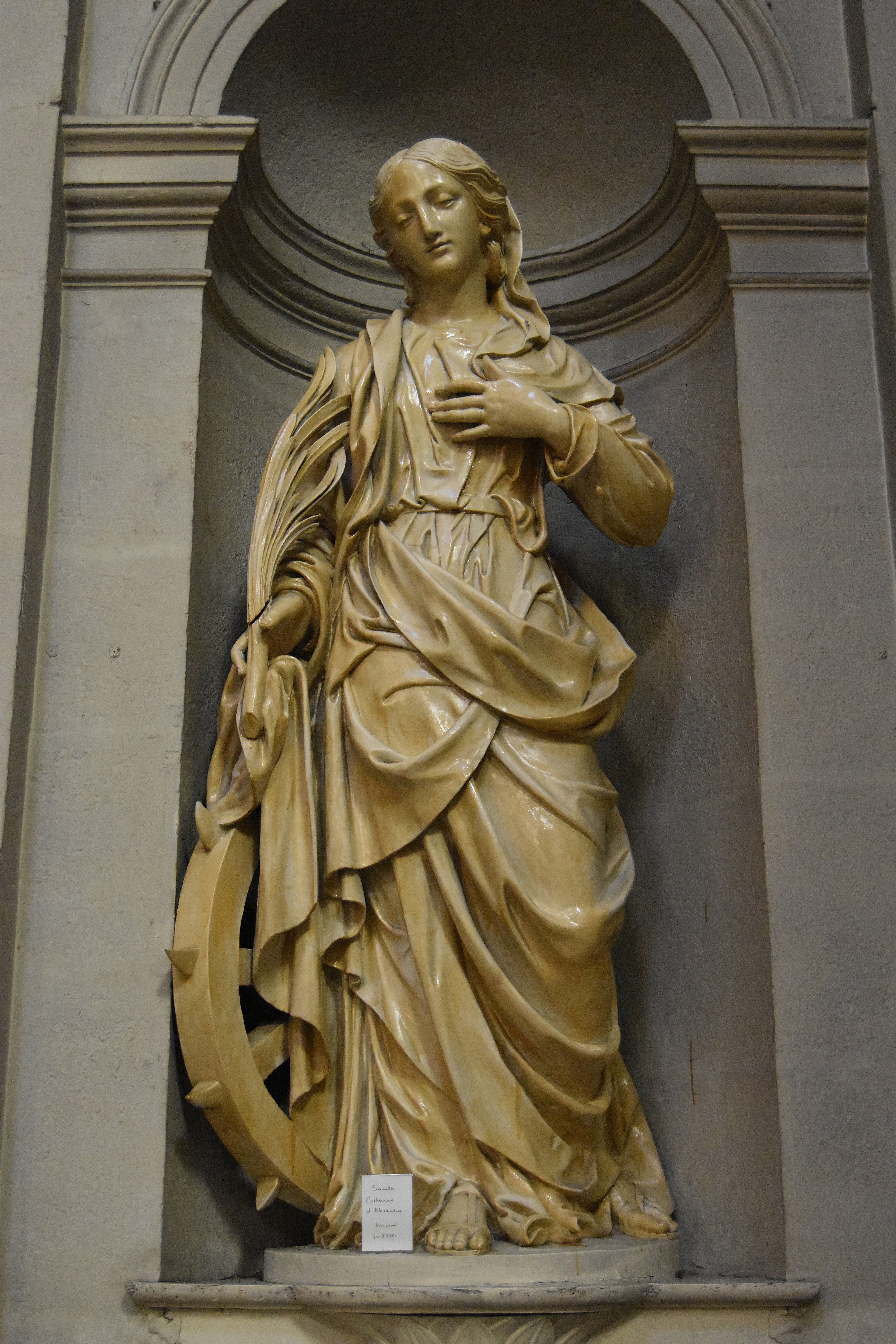 statue : Sainte Catherine d'Alexandrie, vue générale