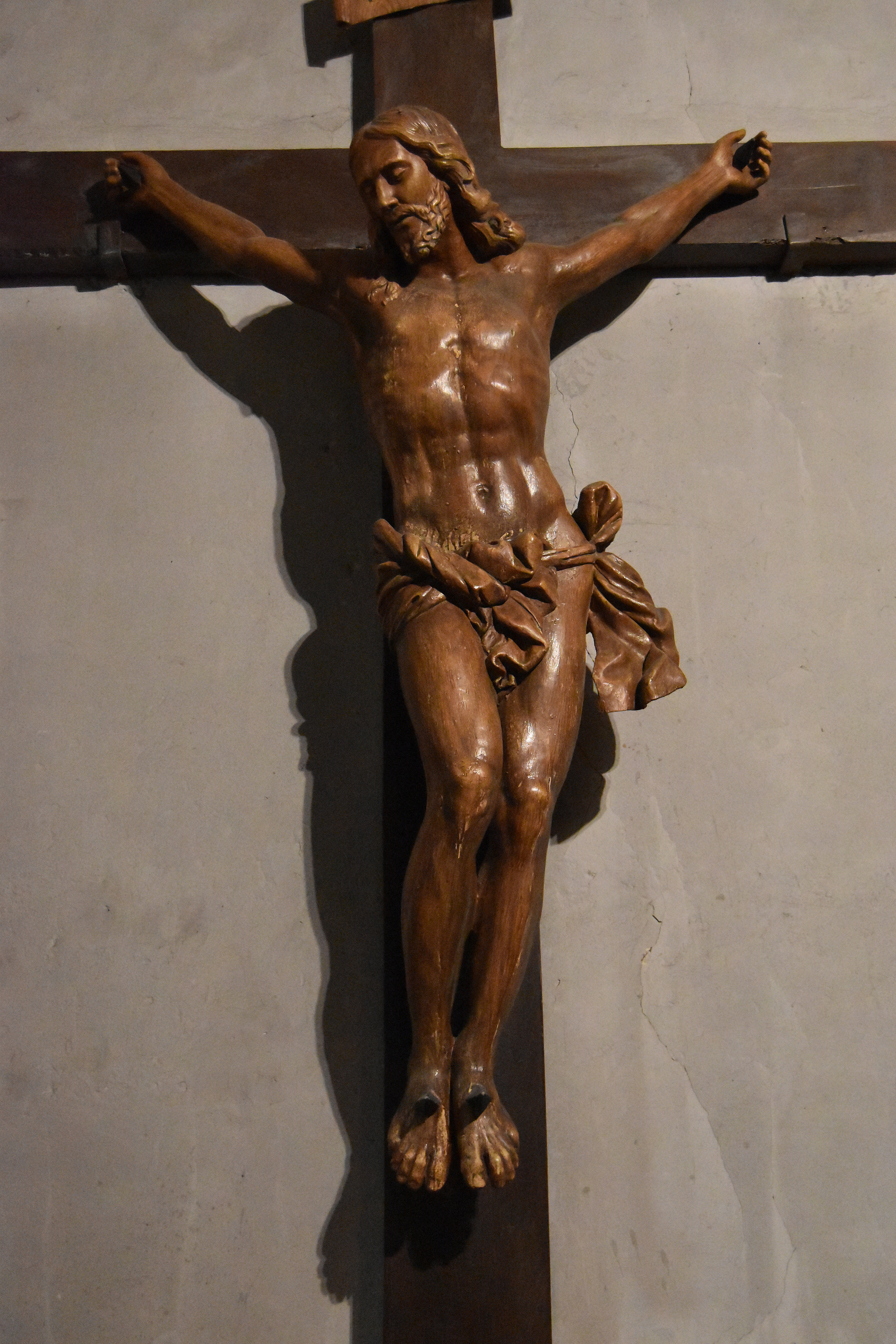 statue : Christ en croix, vue générale 