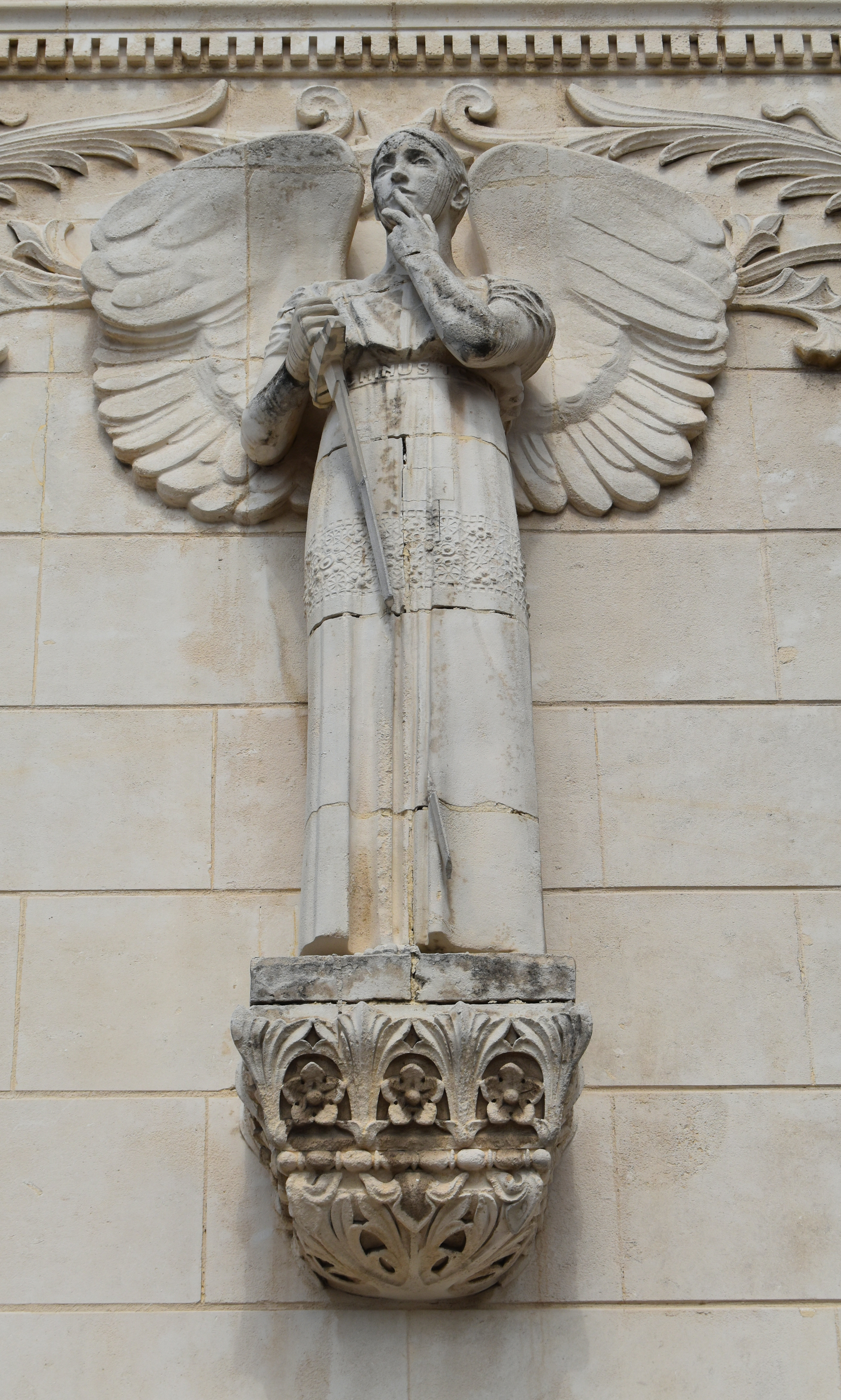 façade occidentale, statue : Saint Michel Archange, vue générale