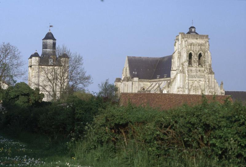 Ensemble nord-ouest et le beffroi