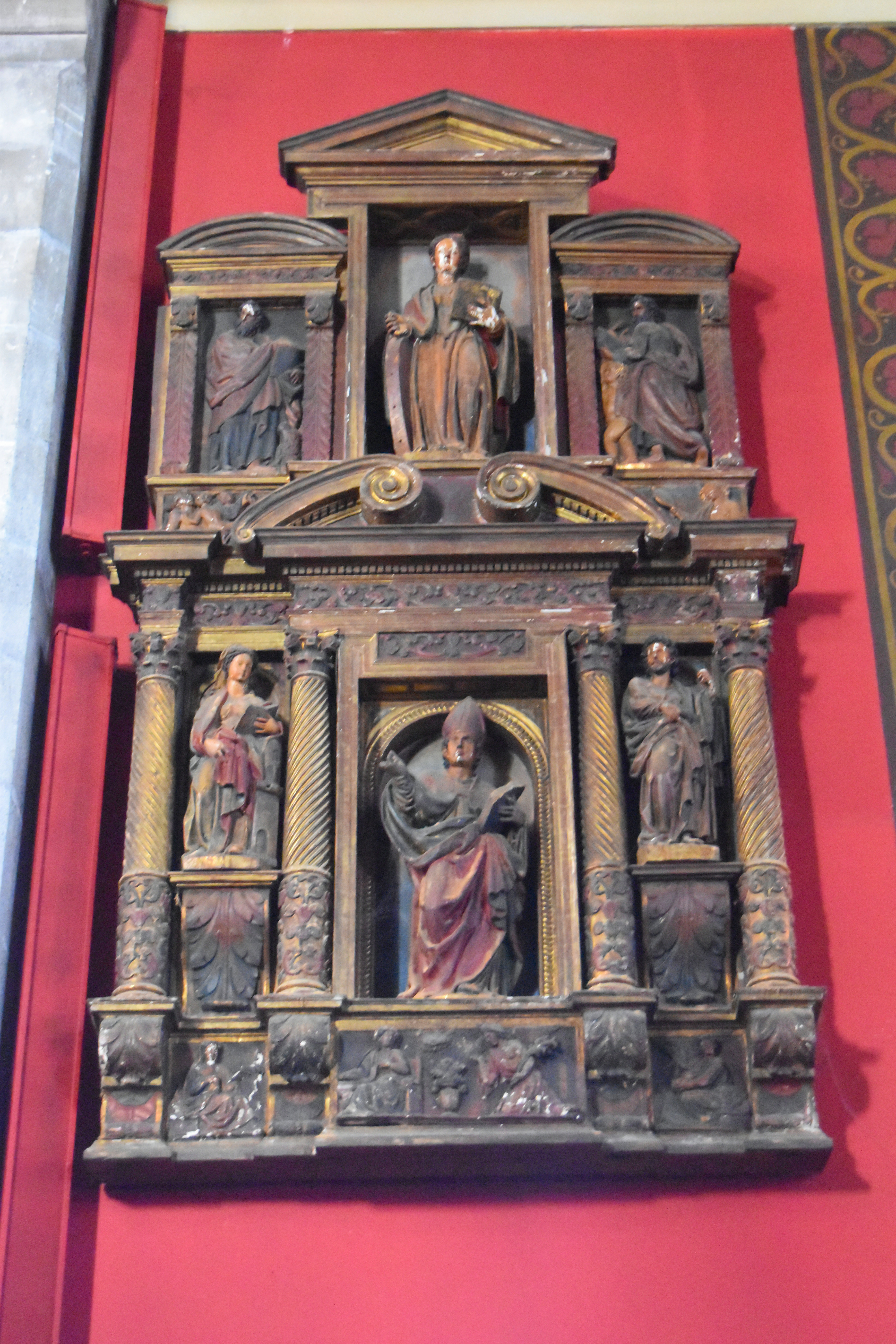 retable et ses six statues, vue générale - © Ministère de la Culture (France), Médiathèque du patrimoine et de la photographie, diffusion RMN-GP