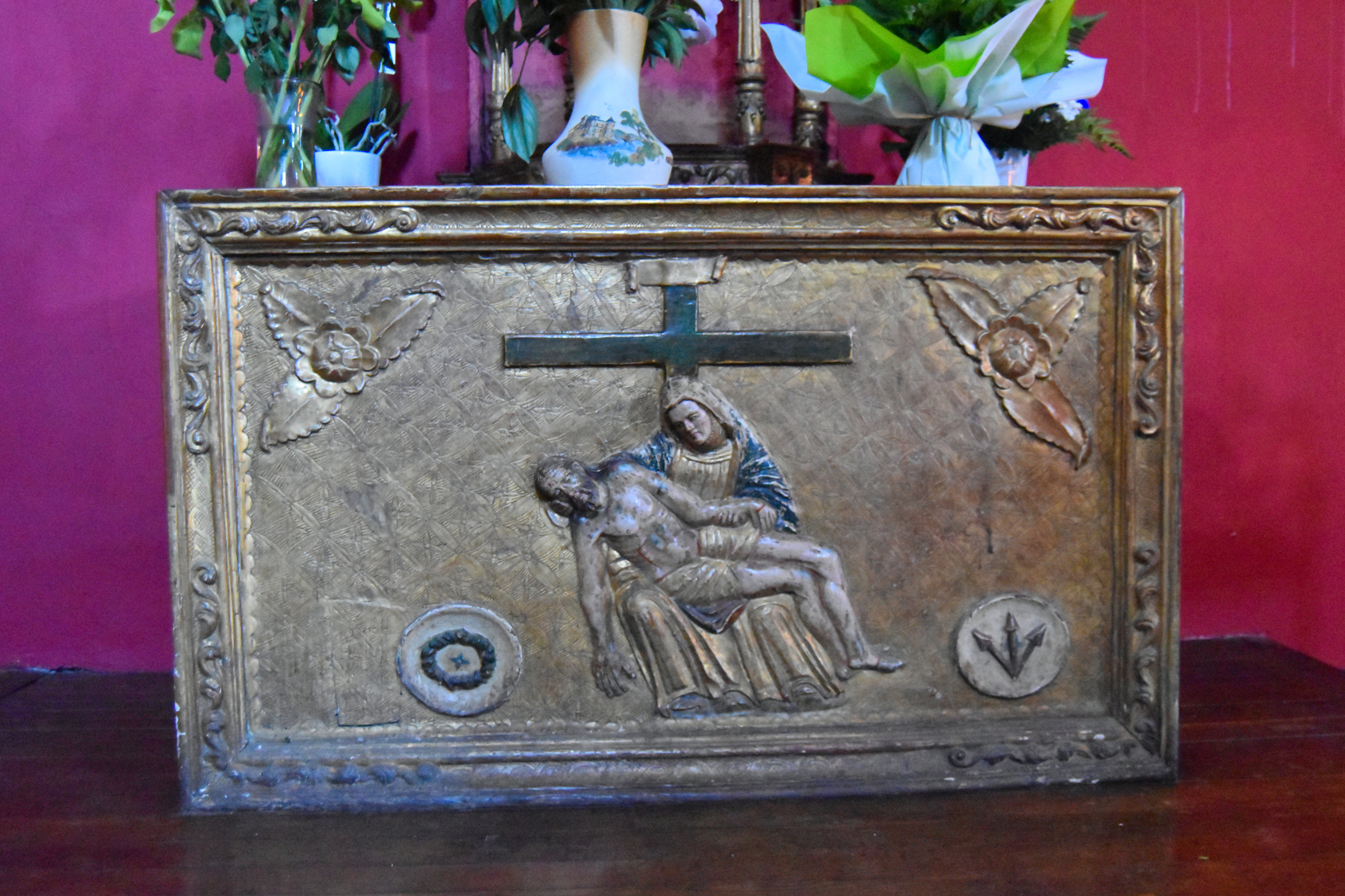 devant d'autel (bas-relief) : La Vierge et le Christ mort, vue générale - © Ministère de la Culture (France), Médiathèque du patrimoine et de la photographie, diffusion RMN-GP