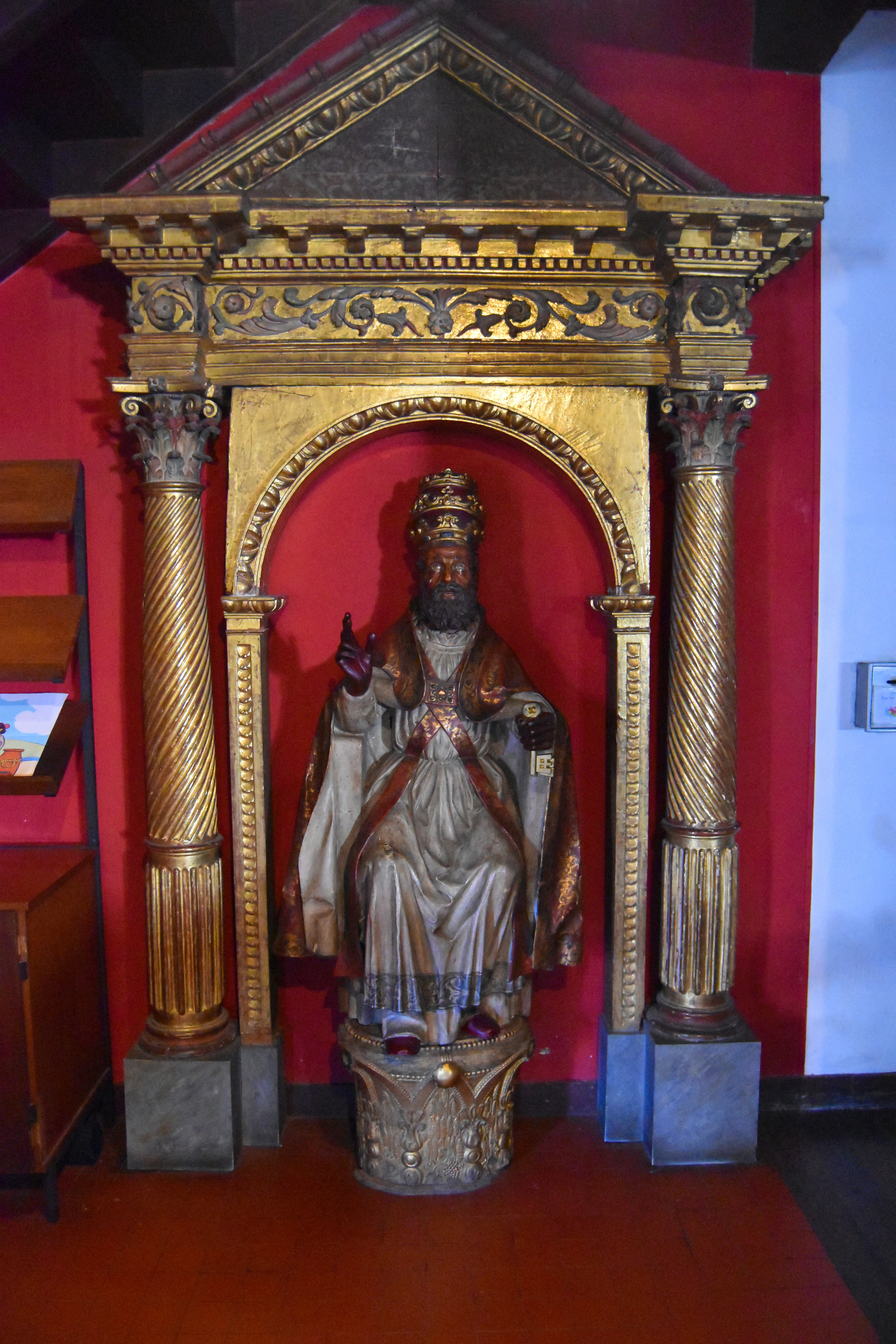 élément de retable, statue : Saint Pierre, vue générale - © Ministère de la Culture (France), Médiathèque du patrimoine et de la photographie, diffusion RMN-GP