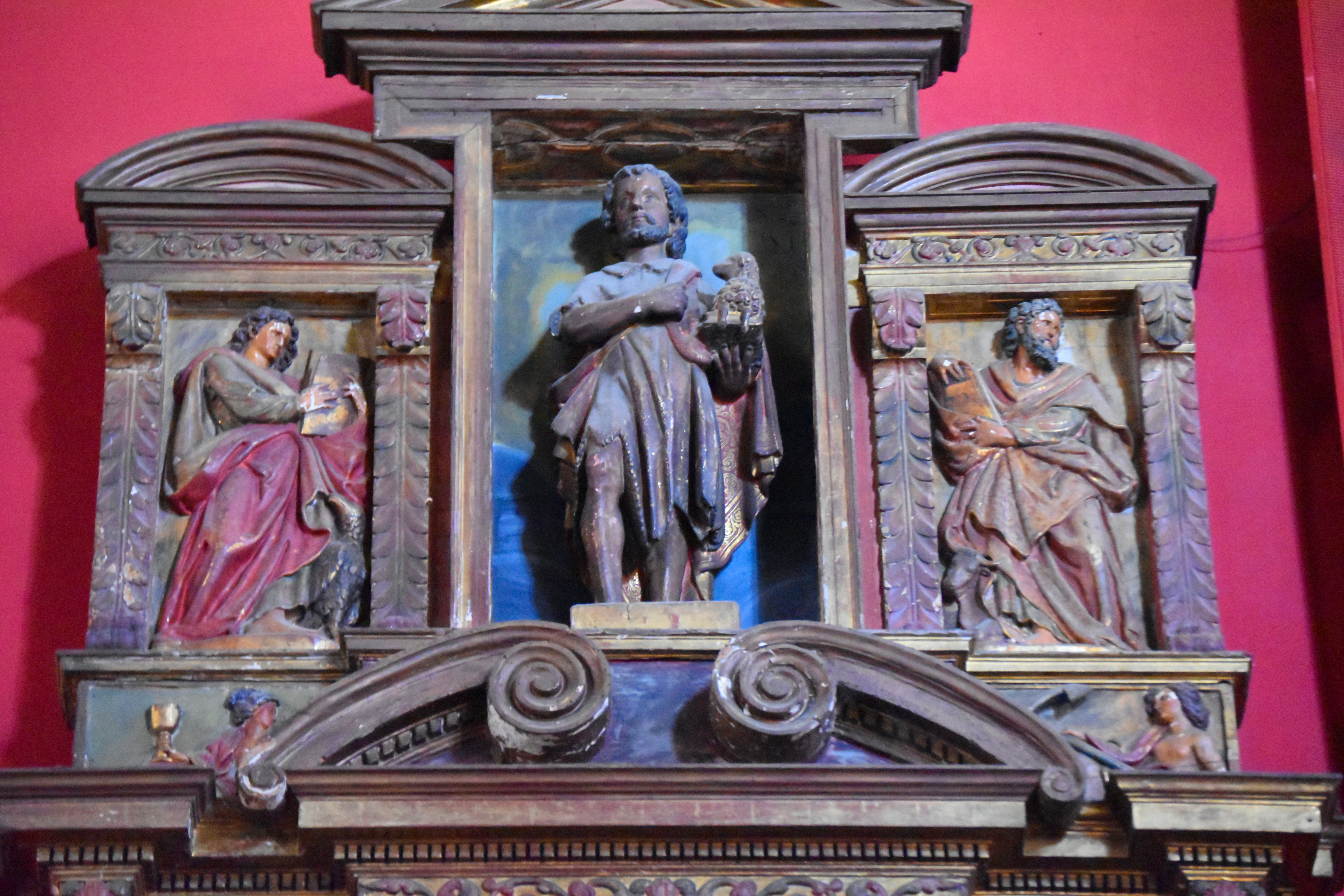 retable et ses six statues, vue partielle