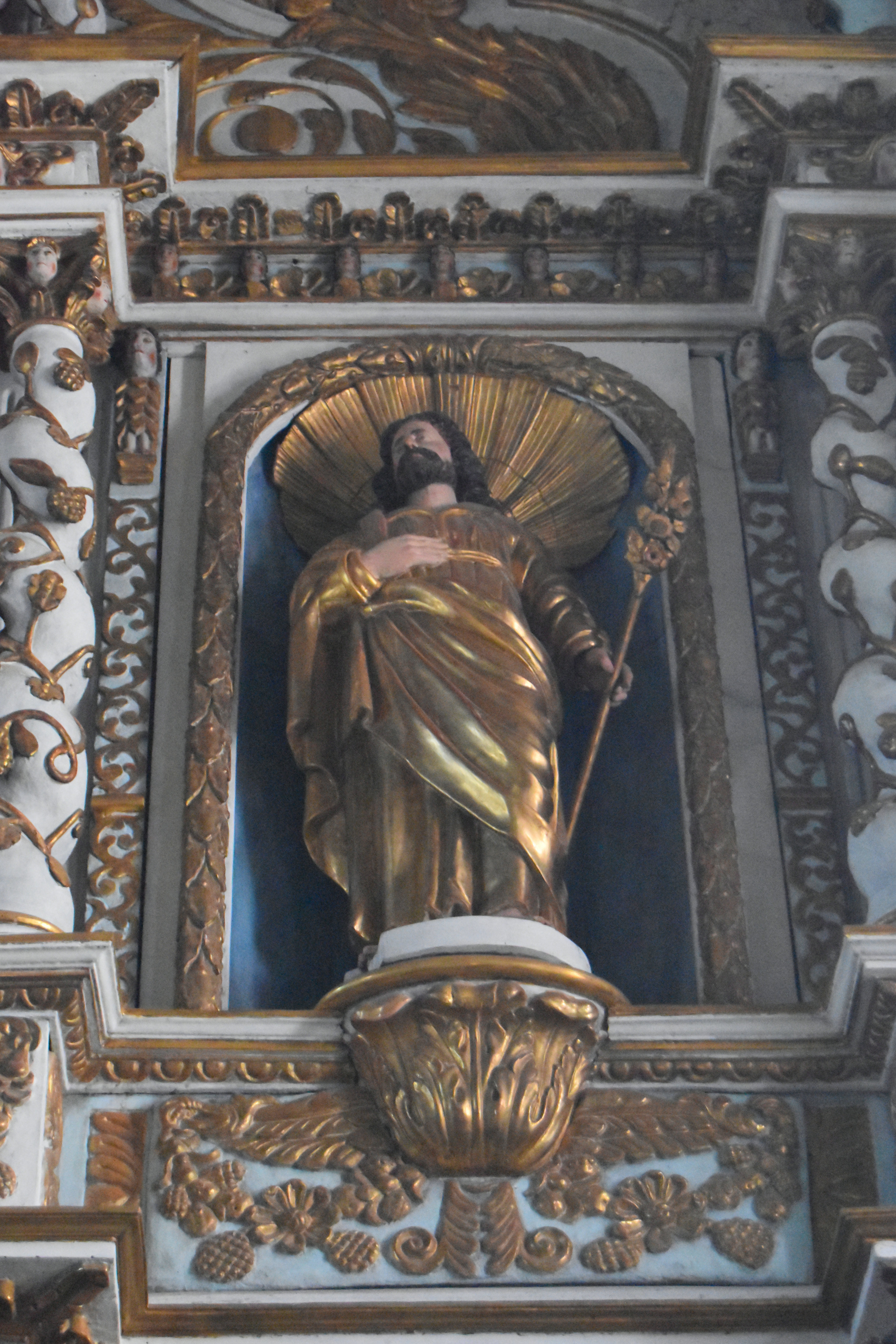 statue du retable du maître-autel : le Christ, vue générale