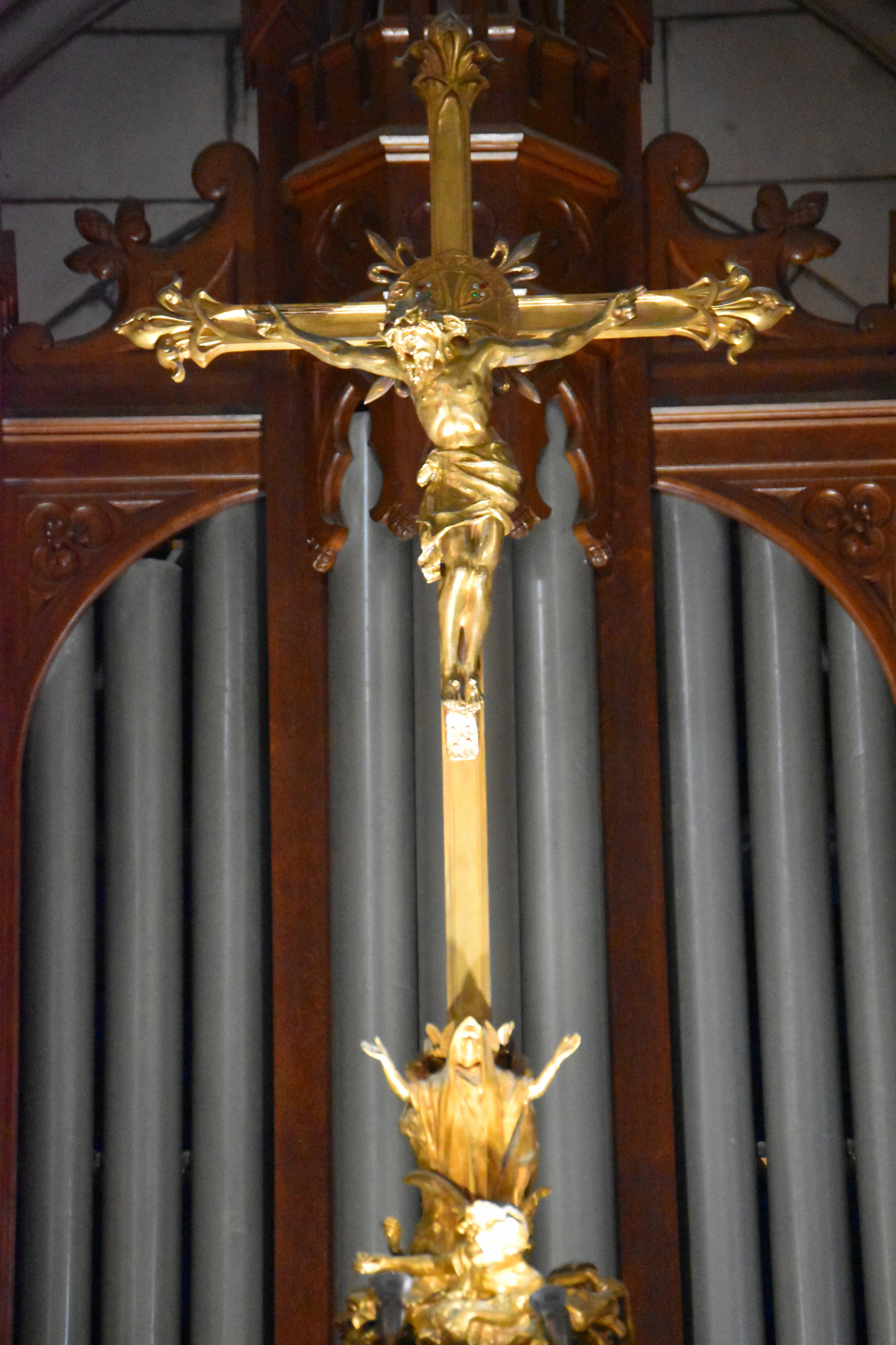 statue : Christ en croix (crucifix), vue générale - © Ministère de la Culture (France), Médiathèque du patrimoine et de la photographie, diffusion RMN-GP