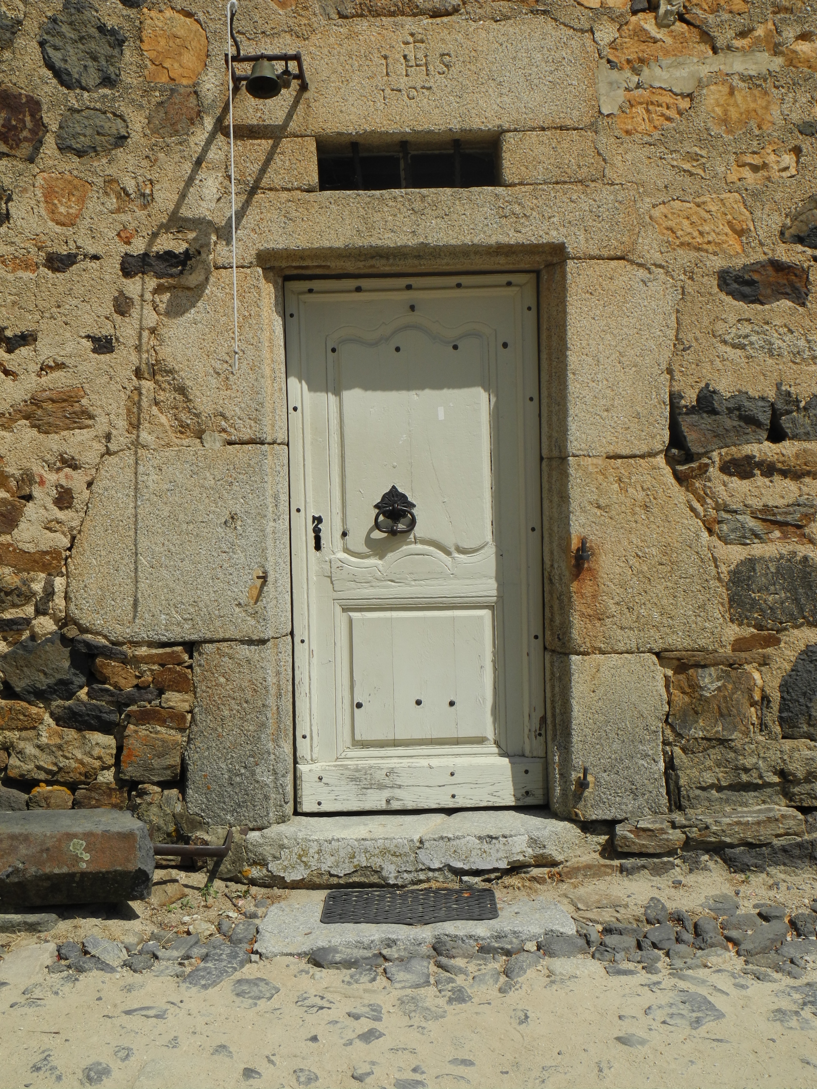 façade sud, porte d’accès, vue générale