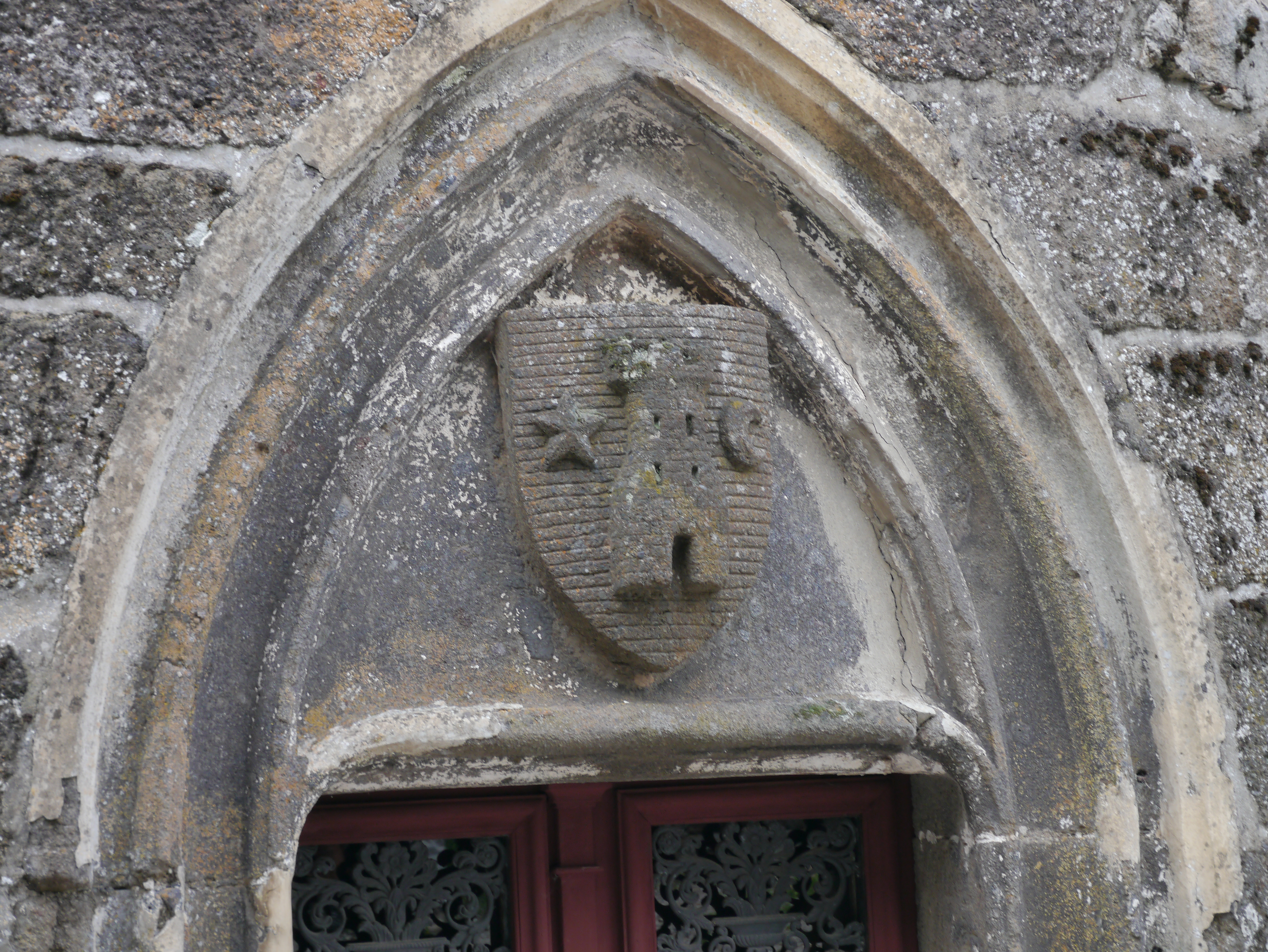 tour nord, porte d’accès, détail du tympan