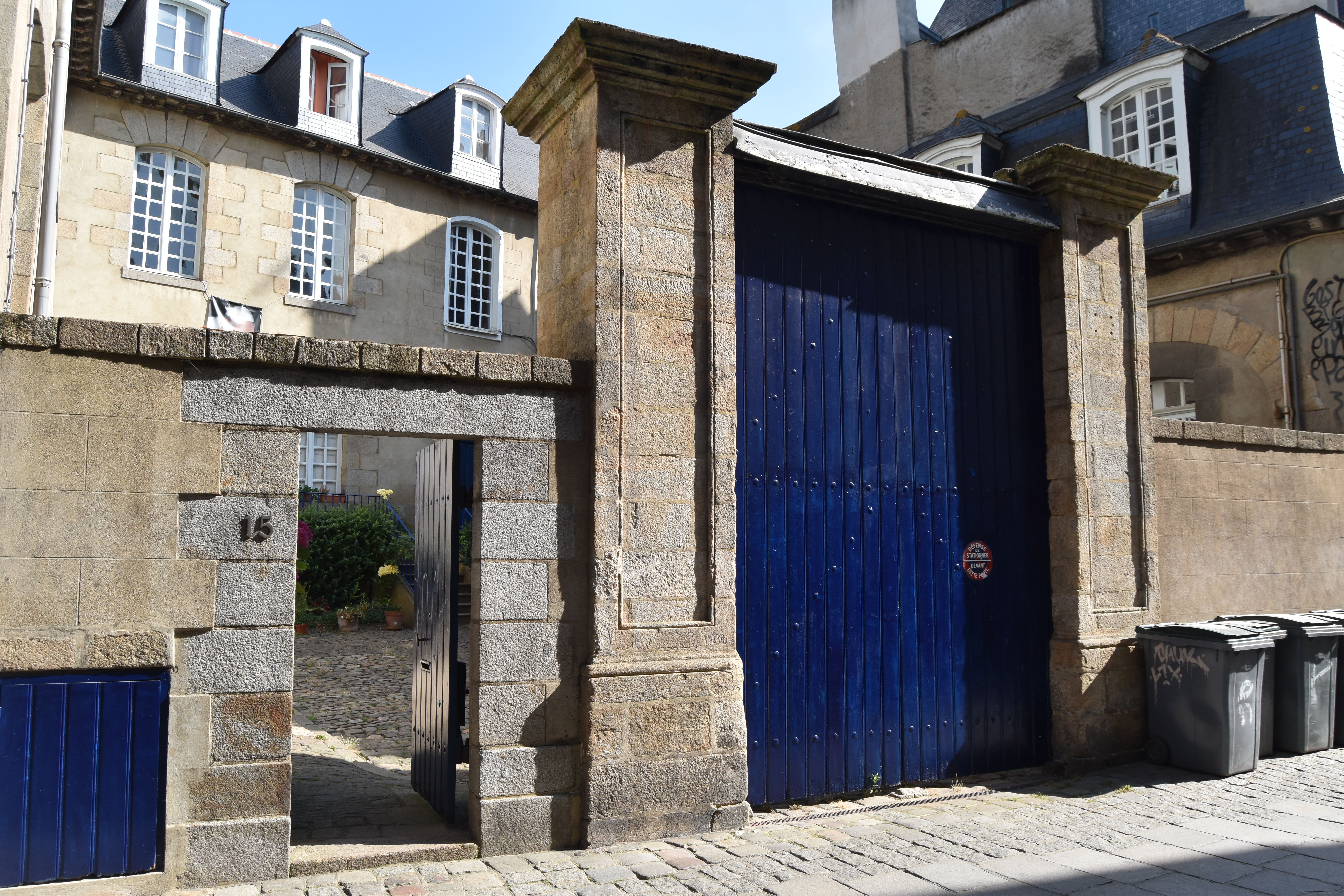 porche d’accès sur rue, vue générale