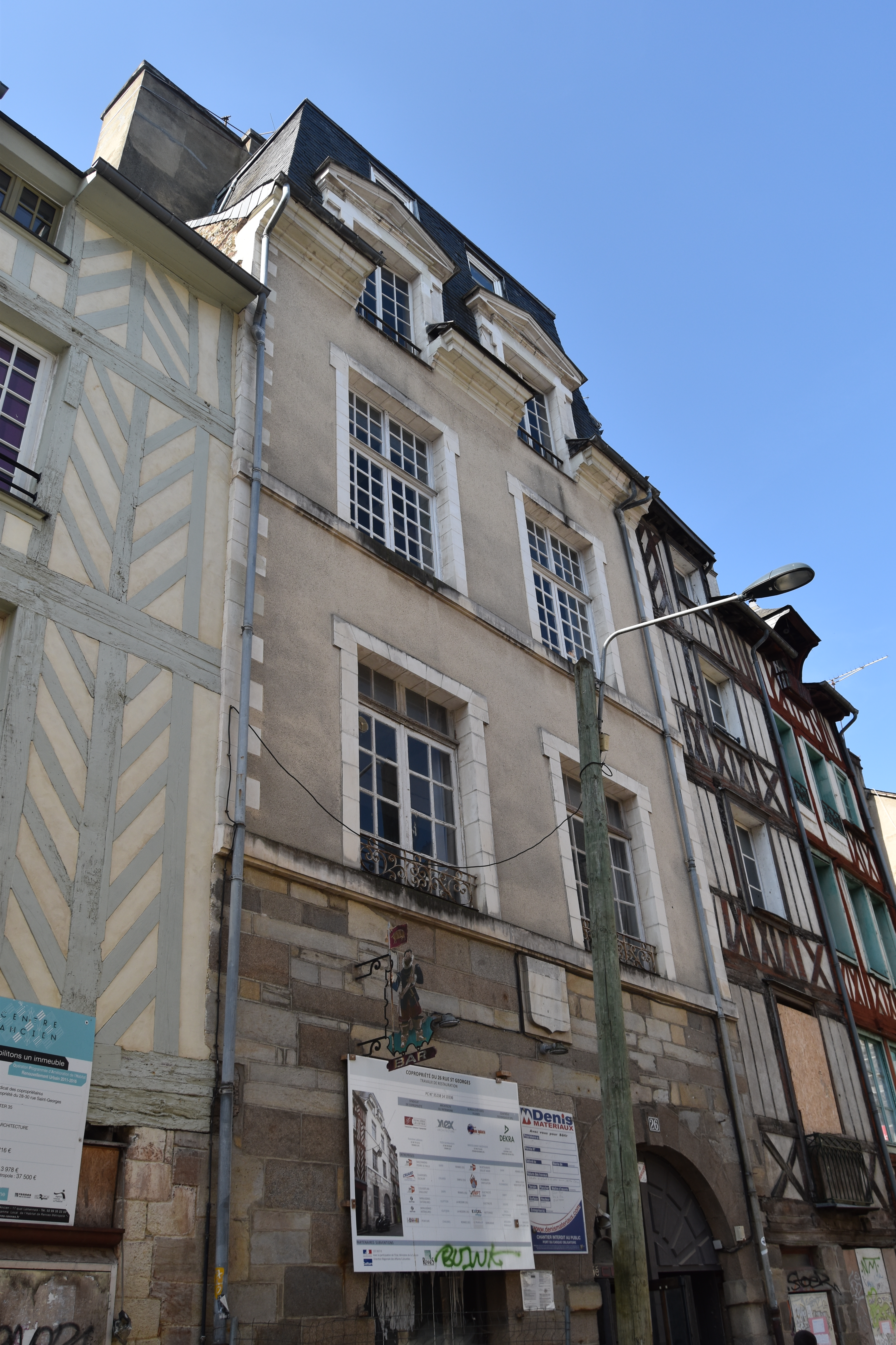 façade nord sur rue, vue générale