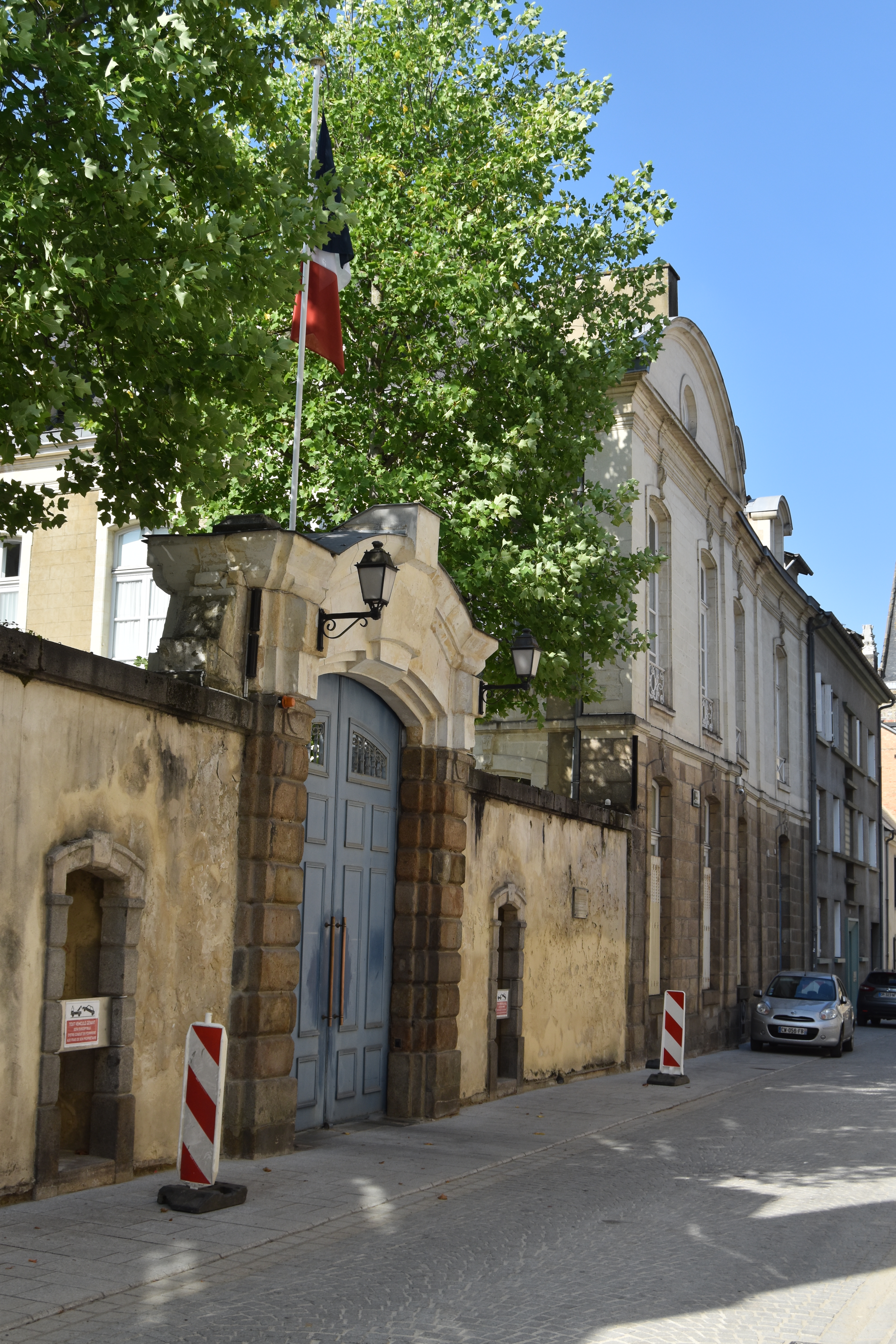 porche d’accès sur rue, vue générale