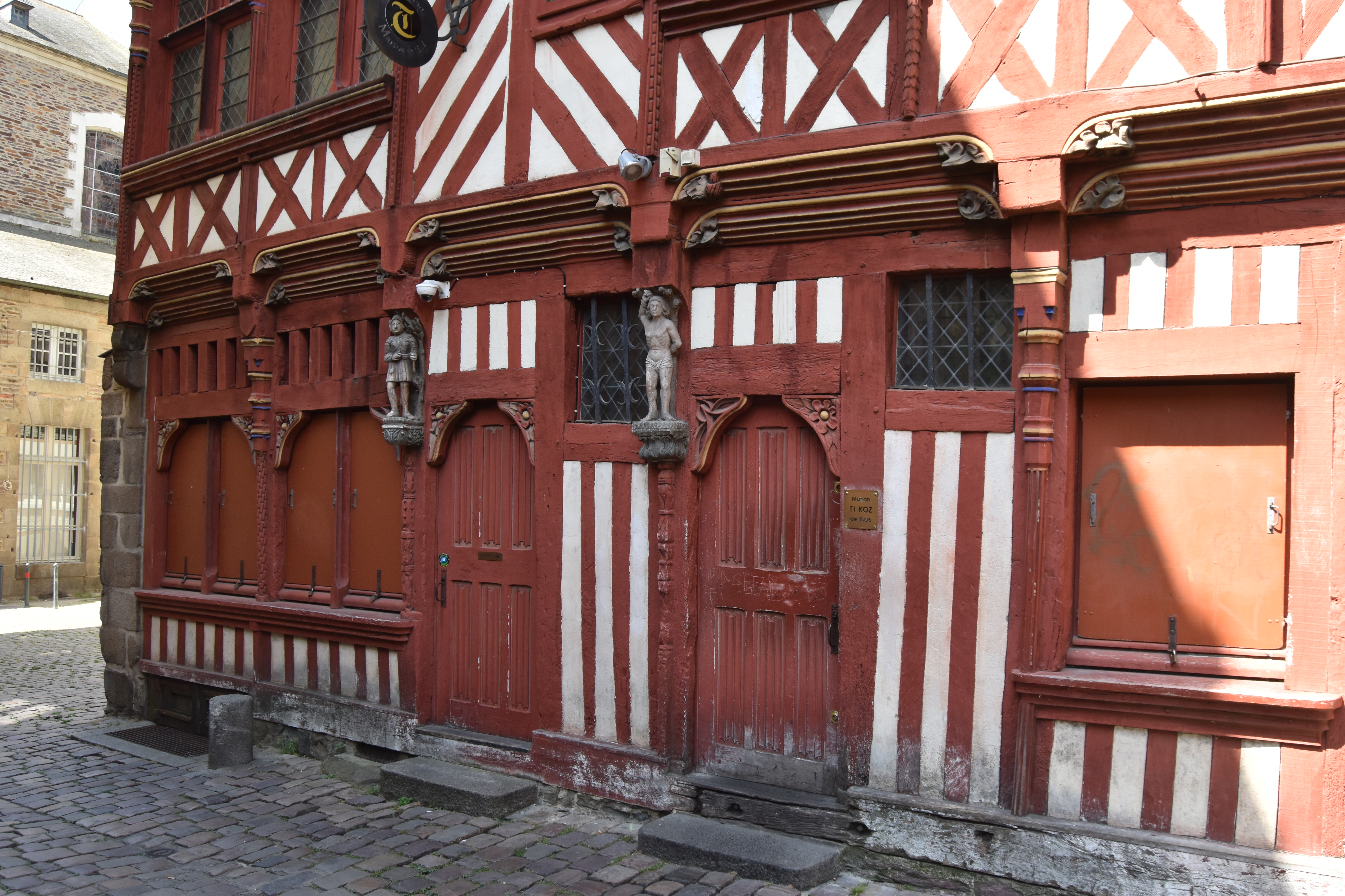 rez-de-chaussée sur rue, vue générale