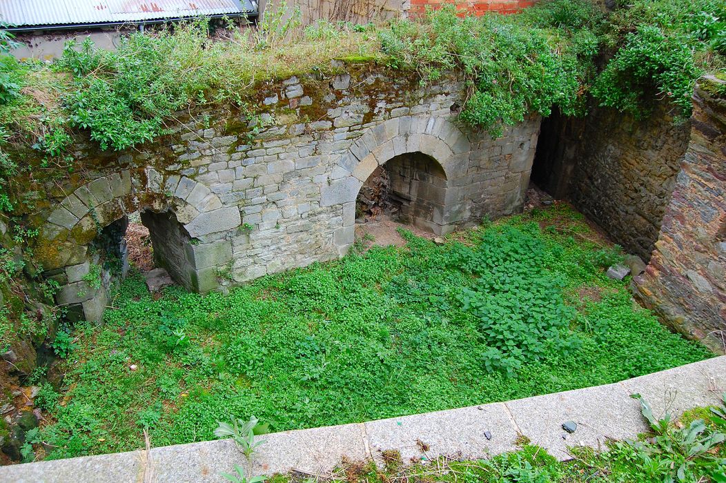 anciennes douves, vue partielle