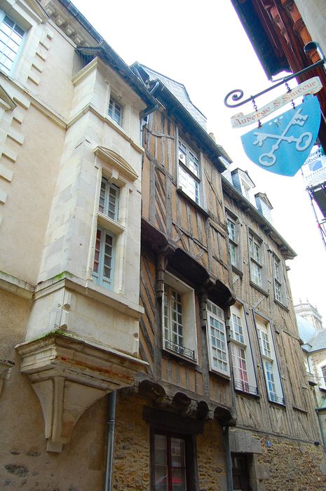 façade nord sur rue, vue partielle