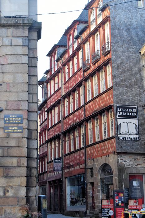 façades nord sur rue, vue générale