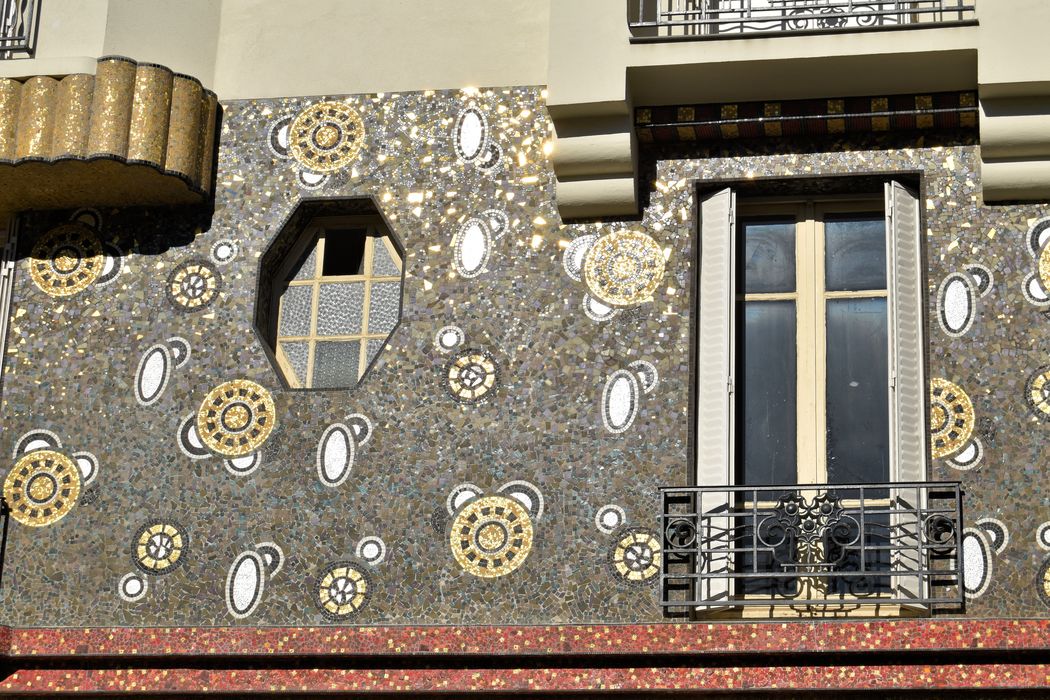 façade sud, détail de la mosaïque