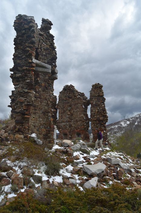 Ruines du Fort de Vizzavona : vue partielle des ruines