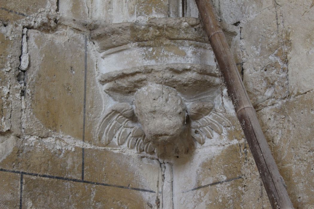 chapelle sud, détail d'un culot sculpté d'une tête d'ange