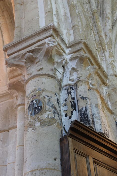 pilier de la croisée du transept, détail des chapiteaux sculptés