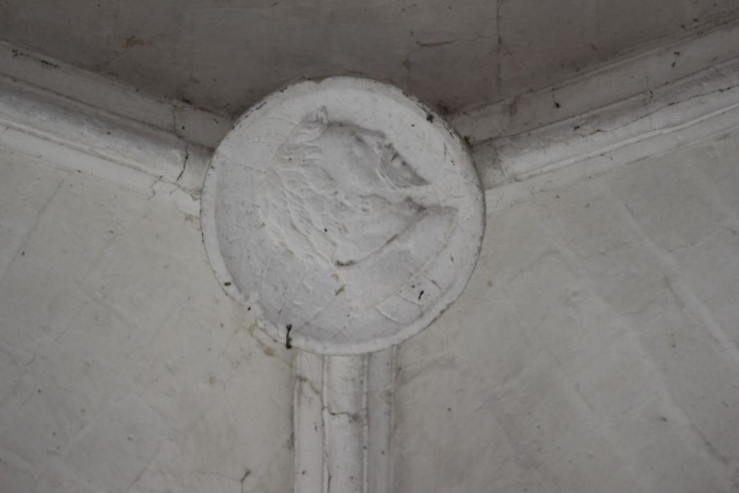 chapelle latérale sud, détail d'une clef de voûte