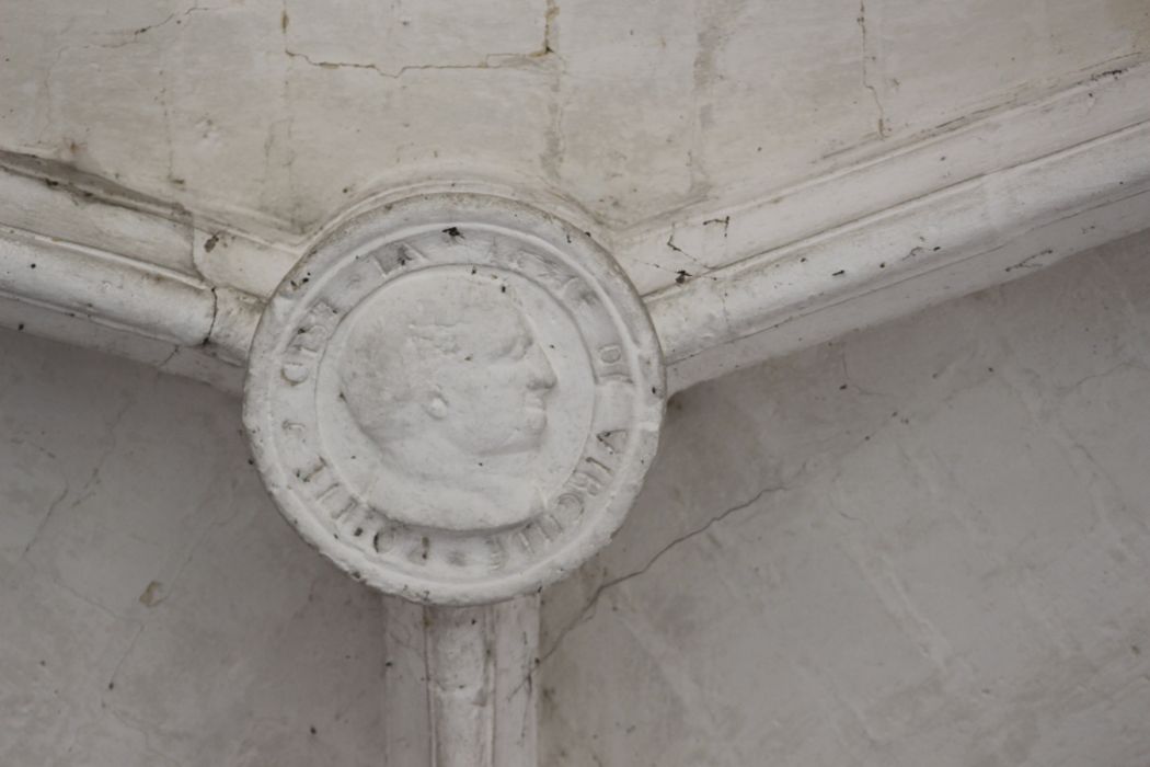 chapelle latérale sud, détail d'une clef de voûte