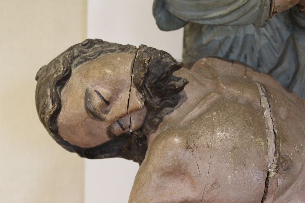 groupe sculpté : Vierge de Pitié, détail du visage du Christ