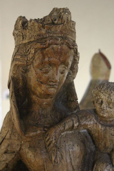 statue (demi nature) : Vierge à l'Enfant, vue partielle