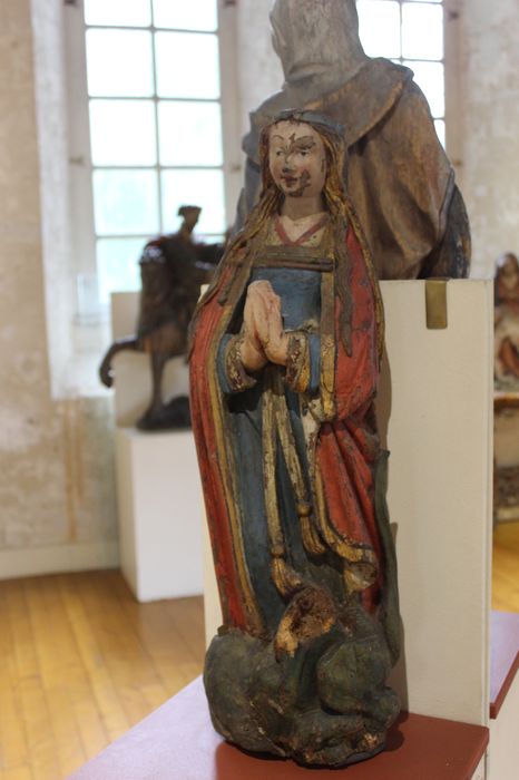 statue : sainte Marguerite, vue générale