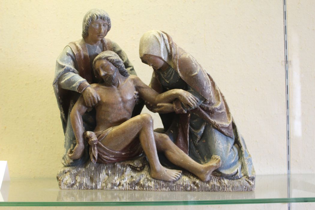 groupe sculpté : Vierge de Pitié, vue générale