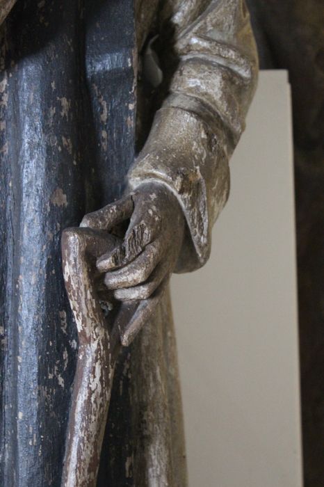 statue : Saint Fiacre, détail de la main gauche