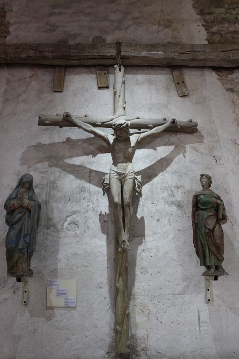 poutre de gloire : Christ en croix, saint Jean et la Vierge, vue générale