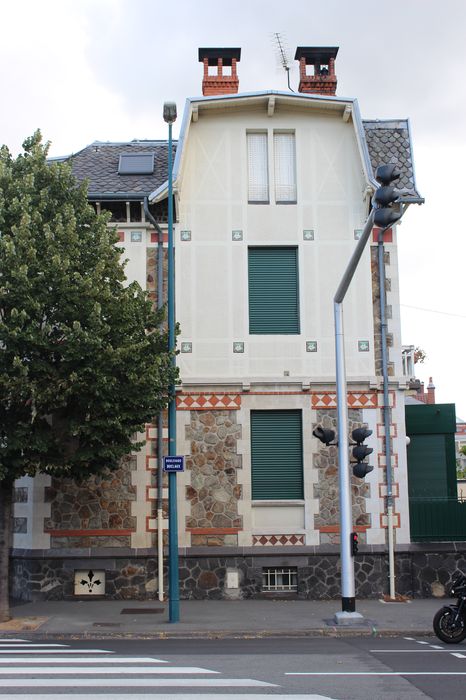 façade Ouest sur le boulevard Duclaux, vue générale 