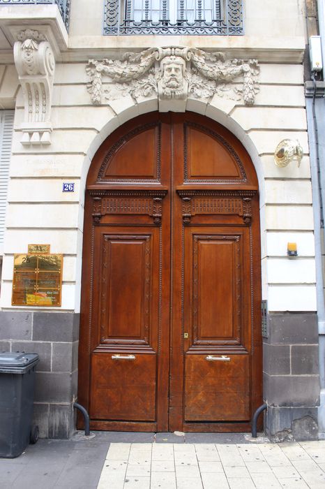 façade Sud, détail du porche d’entrée