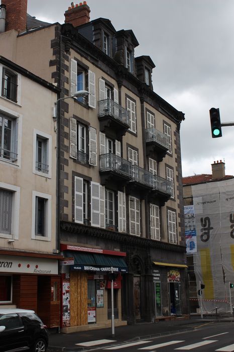 façade Sud sur rue, vue générale