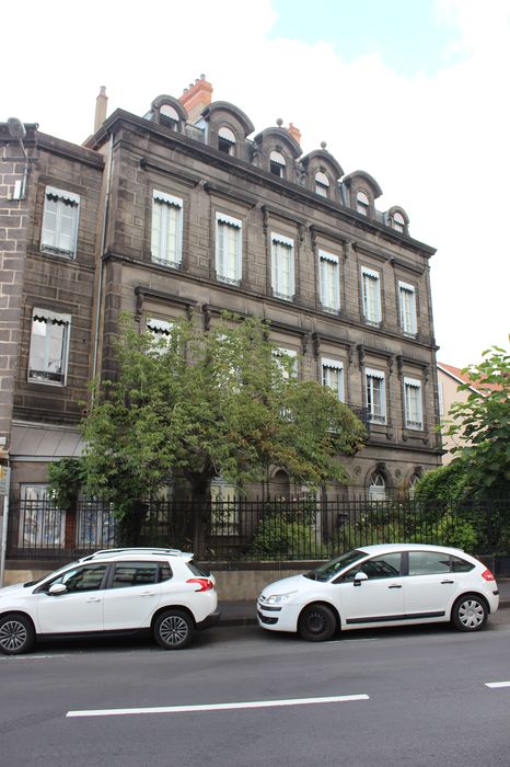 façade Sud sur la rue Fongiève, vue générale